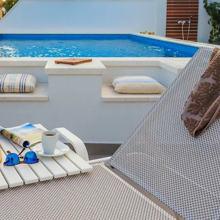 빌라 Lola, Sea On A Palm! Heated Pool *