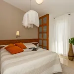 Willa Lola, Sea On A Palm! Heated Pool Trogir
