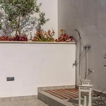 Villa Lola, Sea On A Palm! Heated Pool Trogir
